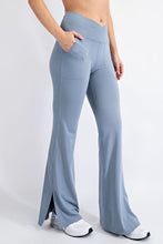 Load image into Gallery viewer, V Waist Flared Yoga Pants with Pockets (DS)
