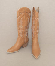 Load image into Gallery viewer, The Ainsley - Embroidered Cowboy Boot (DS)
