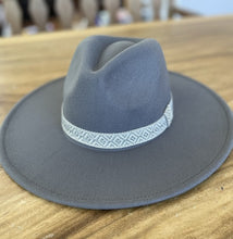 Load image into Gallery viewer, Felt Wide Brim Hat (DS)
