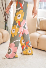 Load image into Gallery viewer, Flower Power Wide Pants (DS)
