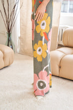 Load image into Gallery viewer, Flower Power Wide Pants (DS)
