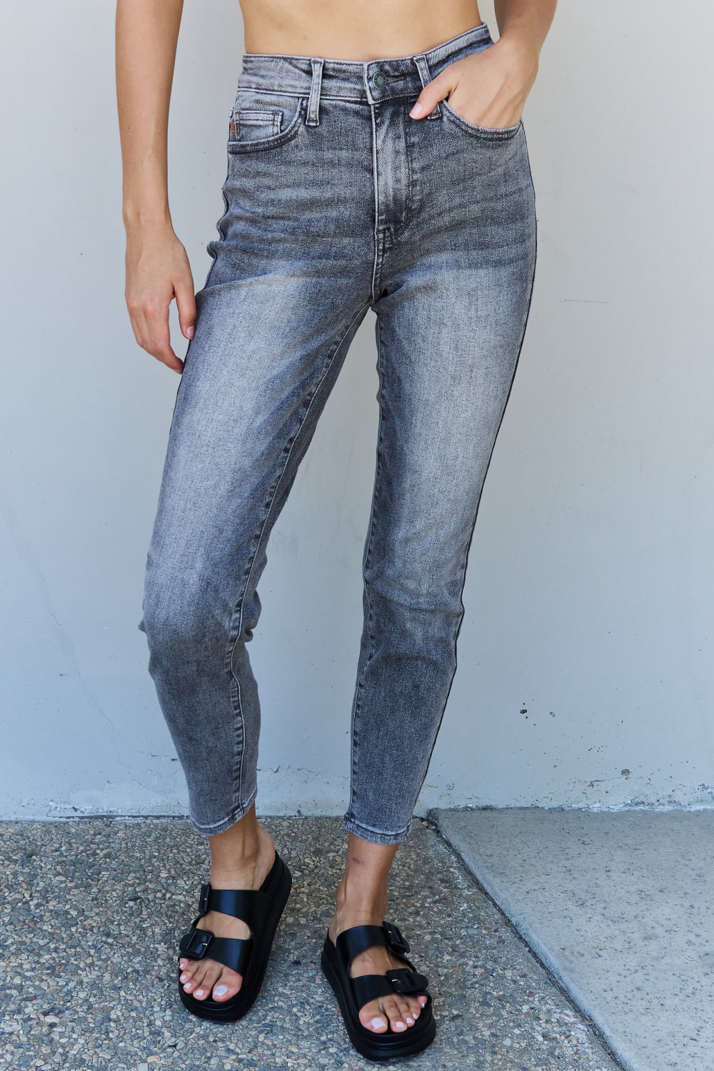 Judy Blue Racquel *all sizes* Size High Waisted Stone Wash Slim Fit Jeans (DS)