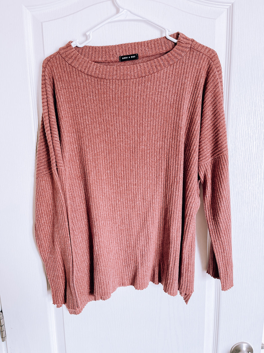 Pink / red ribbed sweater