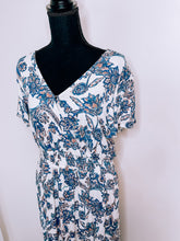 Load image into Gallery viewer, Blue floral dress
