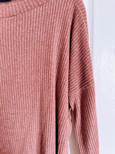 Load image into Gallery viewer, Pink / red ribbed sweater
